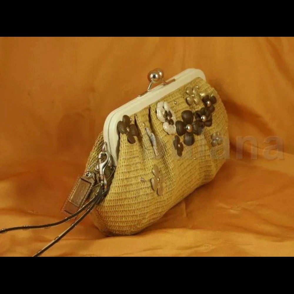 COACH NATALIE FLORAL STRAW CLUTCH STYLE 45266 NWOT - Picture 2 of 2
